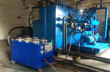 Výmena hydraulického oleja a údržba olejového filtra